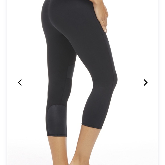 Fabletics Sabrina Capri - Picture 2 of 7